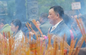 Hong-Kong : cérémonie dans un temple shintoïste / 01-Photographie Muriel Marchais, 2016.